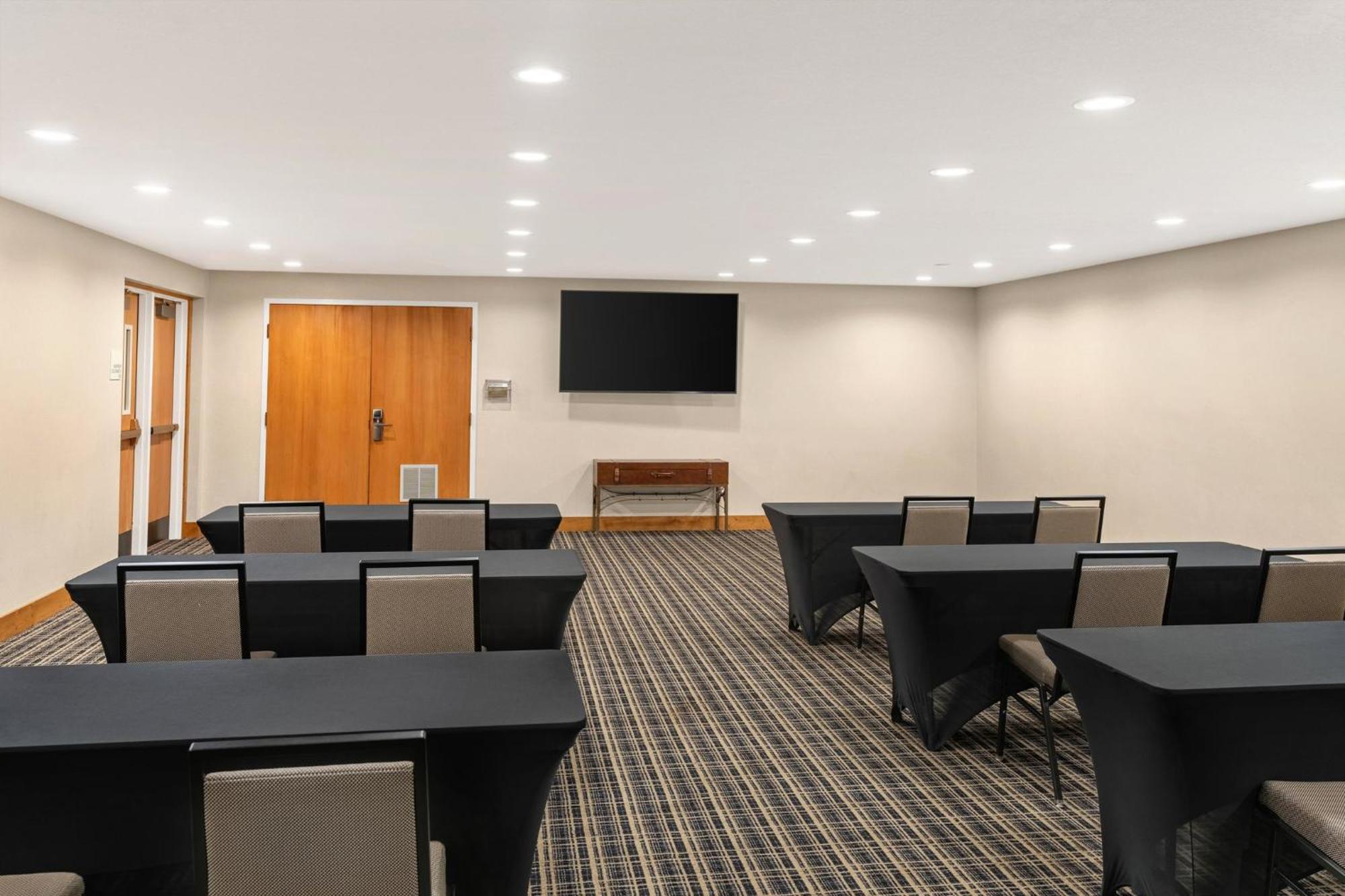 Holiday Inn Express & Suites Hayward By Ihg Εξωτερικό φωτογραφία