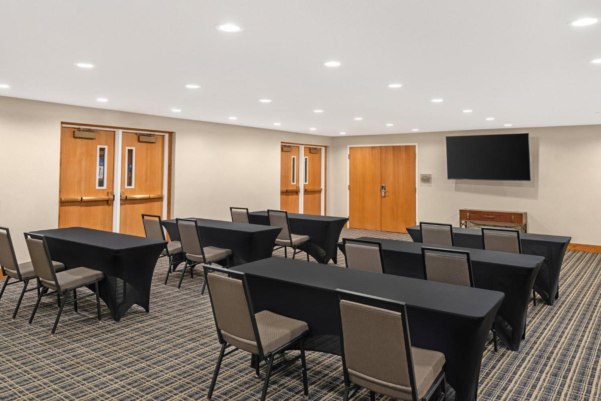 Holiday Inn Express & Suites Hayward By Ihg Εξωτερικό φωτογραφία